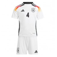 Camiseta Alemania Jonathan Tah #4 Primera Equipación Replica Eurocopa 2024 para niños mangas cortas (+ Pantalones cortos)